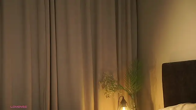 KirstinMcgeady live cam on StripChat