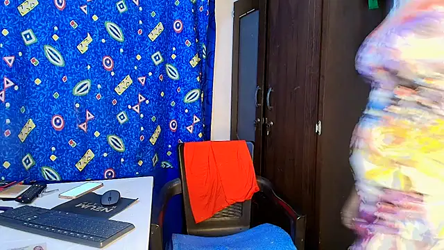 Oh_Tique live cam