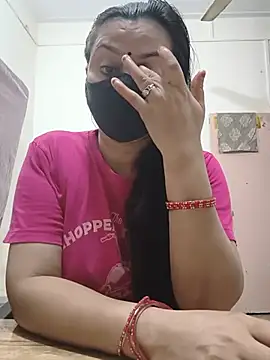 spasyQueen69 live cam on StripChat