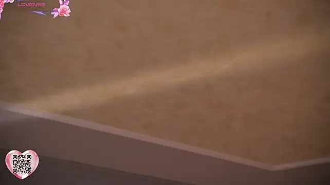 Emmiellee live cam on StripChat