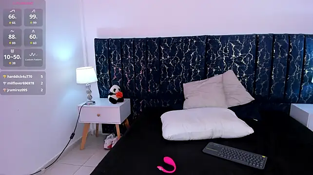 katte_landerr live cam on StripChat