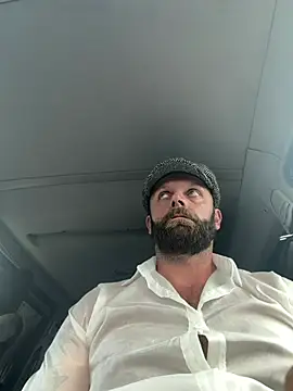 mrmoi1234 (Ask my age) - Go to gas station in wet clothes