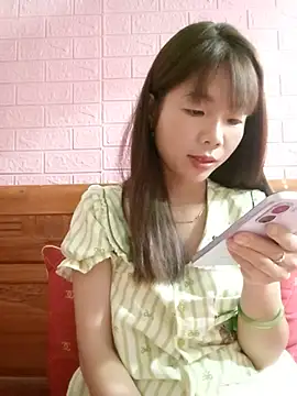 AmyLinee01 live cam on StripChat