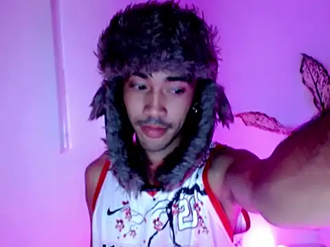 crocodale live cam on StripChat