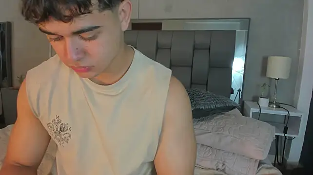 charlie___musk (M twink) - Let´s cum together!
