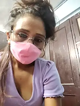 hot_laxmi2 live cam on StripChat