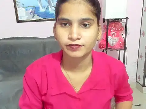 LustyManara live cam on StripChat