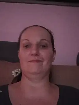 BustyLadyAlma live cam on StripChat