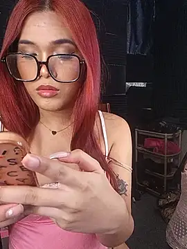 Alluring-Katrina live cam on StripChat