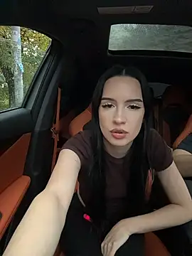 flora_off live cam on StripChat