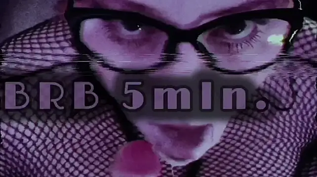 MilanaSkyingg live cam on StripChat