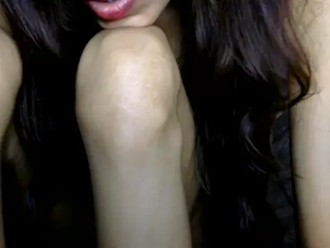 Strawberry_Creamm live cam on StripChat