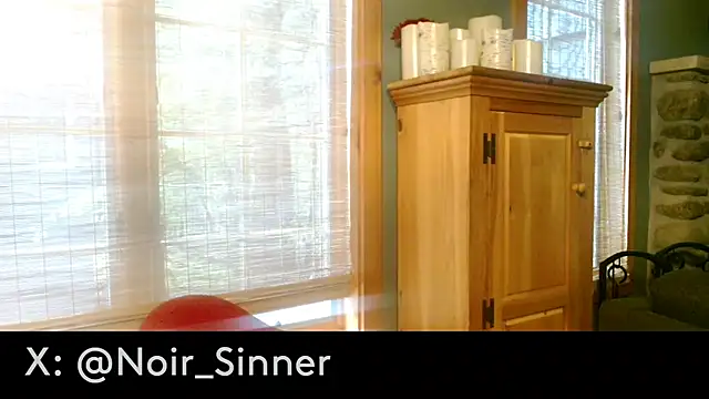 sinnernoir live cam on StripChat