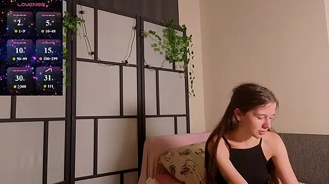 MyrtaMcclaney live cam on StripChat
