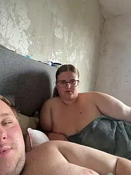CurvyPaar2 live cam on StripChat