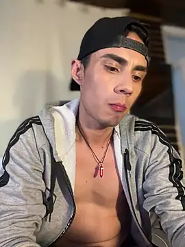 BoysLatin2026 live cam on StripChat