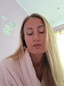 TinaKial live cam on StripChat