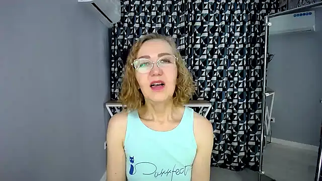 queen_a_n_i live cam on StripChat