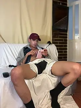 boyslatin2026's live room