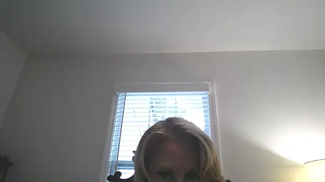 hotblondemilf1962