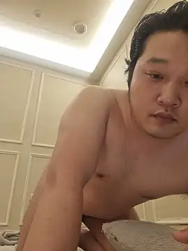 offwhite777 live cam on StripChat