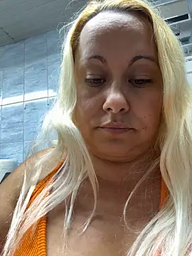 SabinaSweety live cam on StripChat