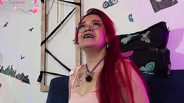 keila_j live cam on StripChat