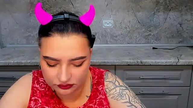 NikkiSummer live cam on StripChat