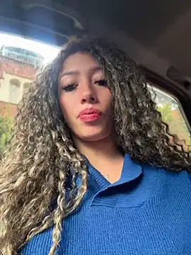 roxyrougee live sex cam