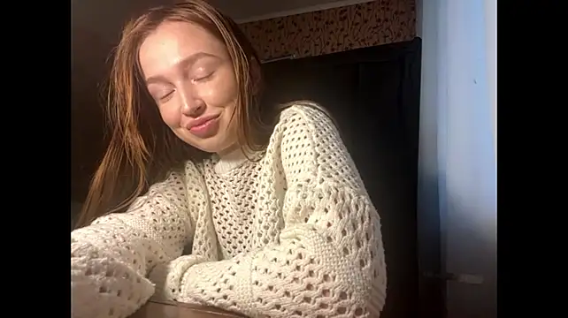 Chloooee live cam on StripChat