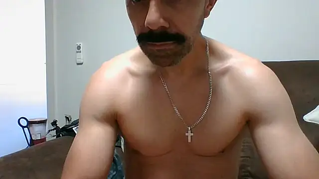 Lucasferx live cam on StripChat
