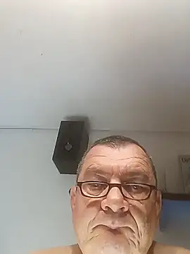 nobbie444 (M mature) - Make me happy