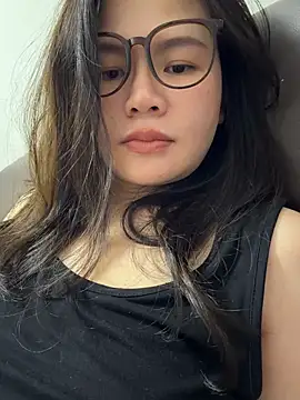 cici-2026 (F milf) - 众筹买大黑牛完成任务控制小粉5分钟