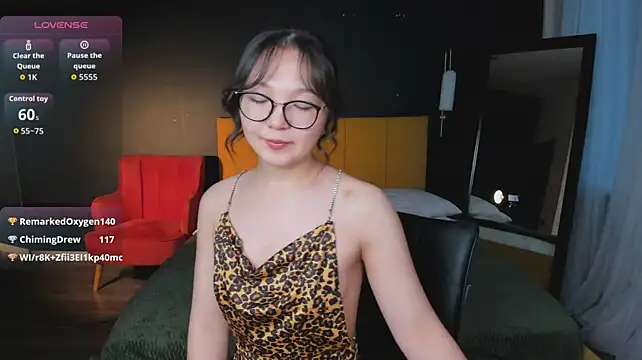 AlishaCloud live cam on StripChat