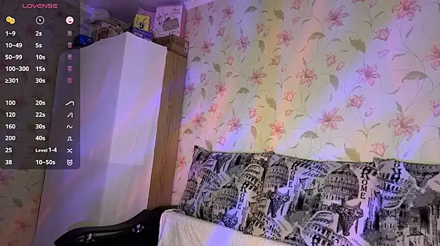 HootedIlk live cam on StripChat