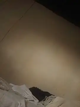 Lluunnaalliigghhtt live cam on StripChat