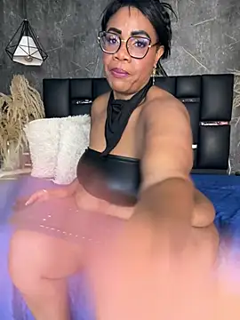 AranzalatinBlaks1 live cam on StripChat