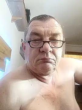 nobbie444 (M mature) - Make me happy