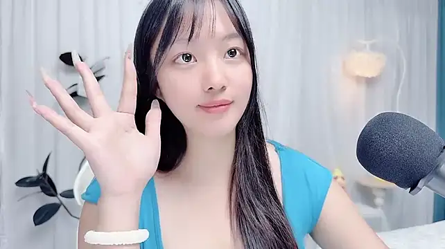Winnie666999 live cam on StripChat