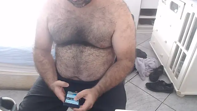 MysterBearMG live cam on StripChat