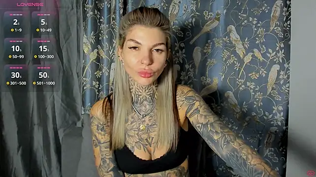 tattooedBabyy live cam on StripChat