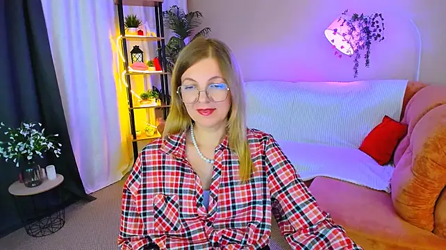 YourUniverser live cam on StripChat