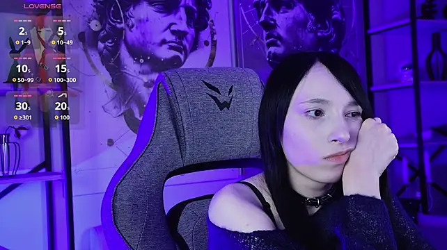 SeraphineSparda live cam on StripChat