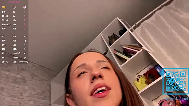EmilyBlushy live sex cam
