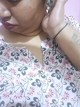 ravina_patil1 (F milf) - Kissing your lips