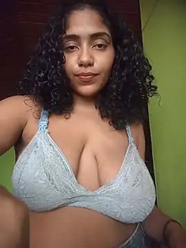 savanahottie (F young) - show tits- peitinhos