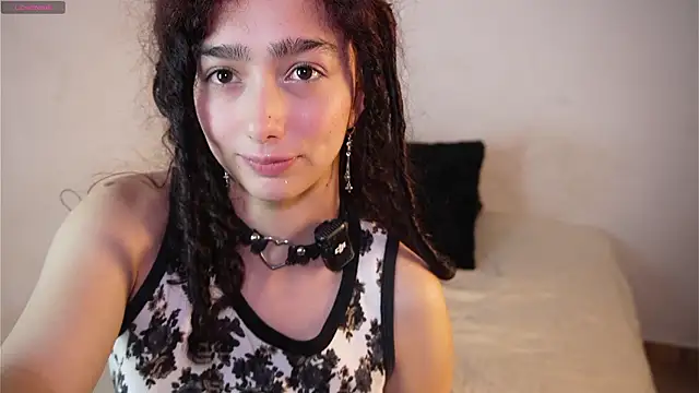Doll4you_ live cam on StripChat