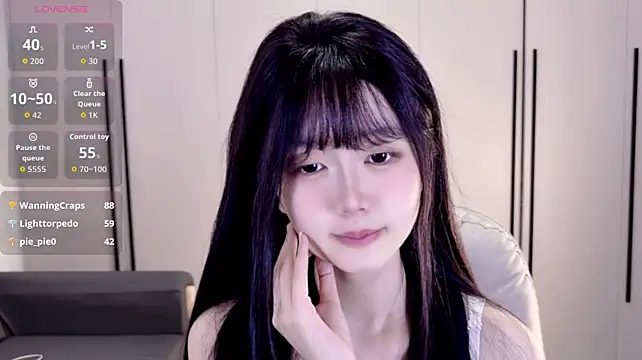 Keke-33 live cam on StripChat
