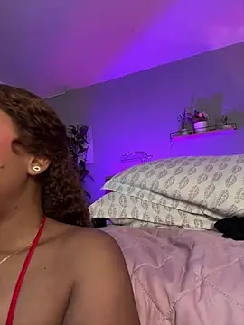 YariRose live cam on StripChat