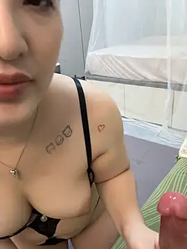 mimiss02 live cam on StripChat